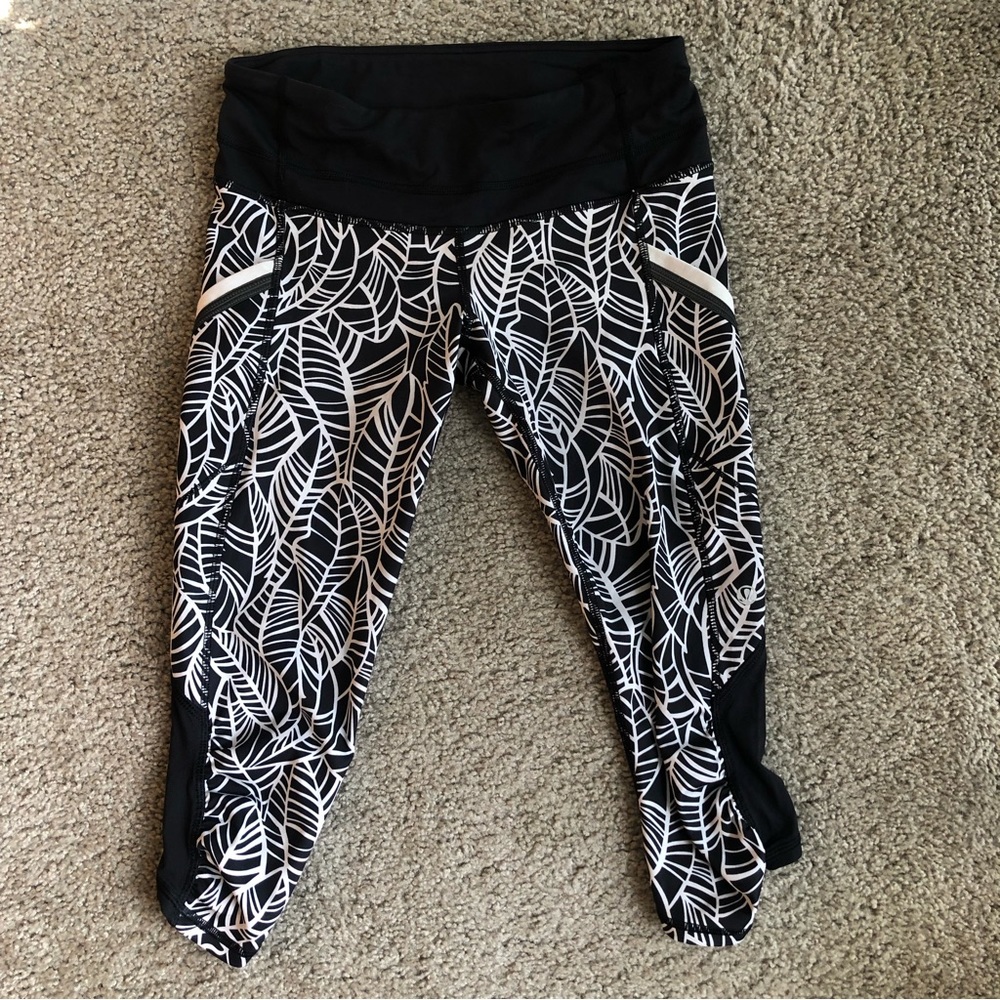 Lululemon Run A Marathon Capri Leggings Pants